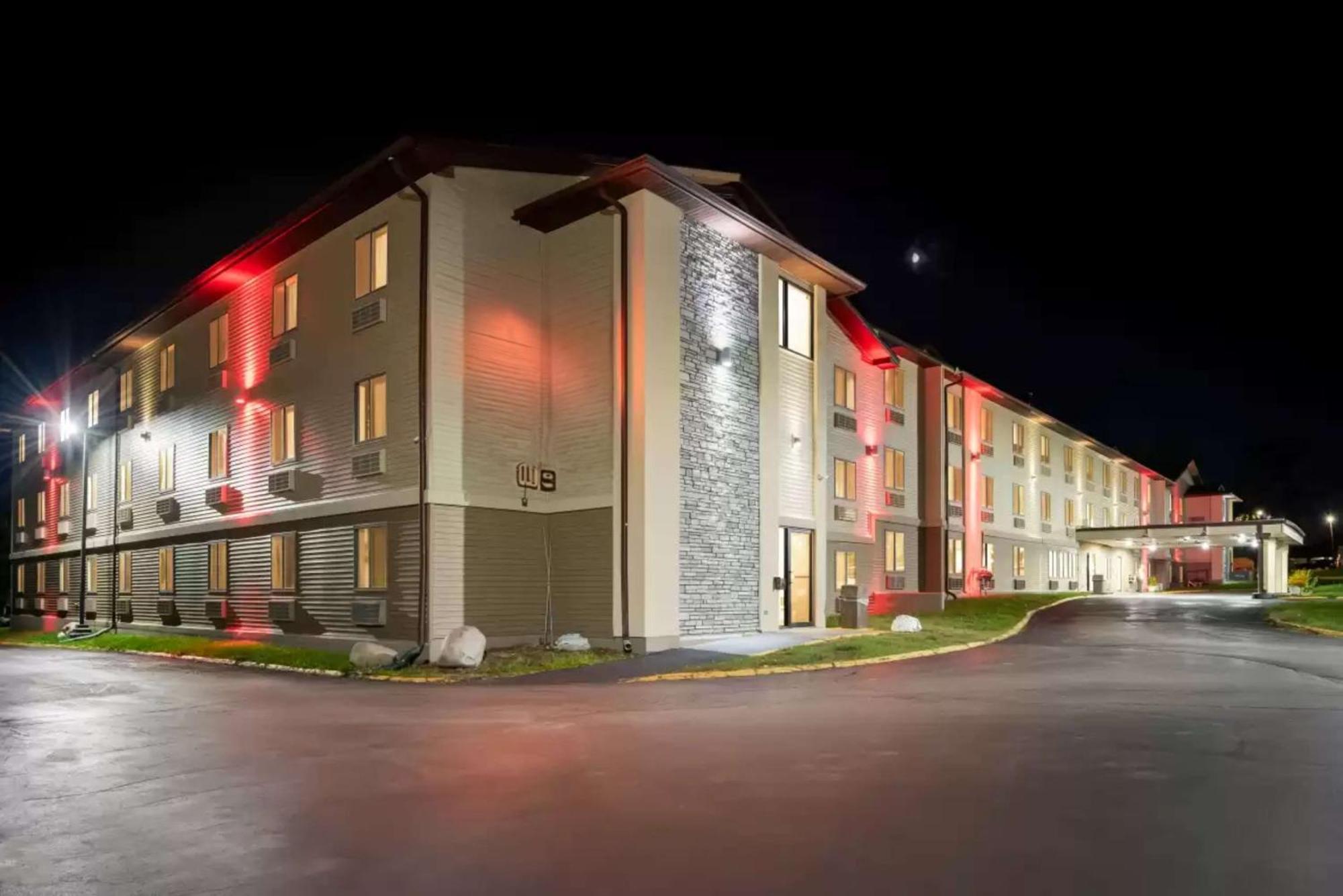 Econo Lodge Inn&Suites Des Moines - Merle Hay Rd Exterior foto
