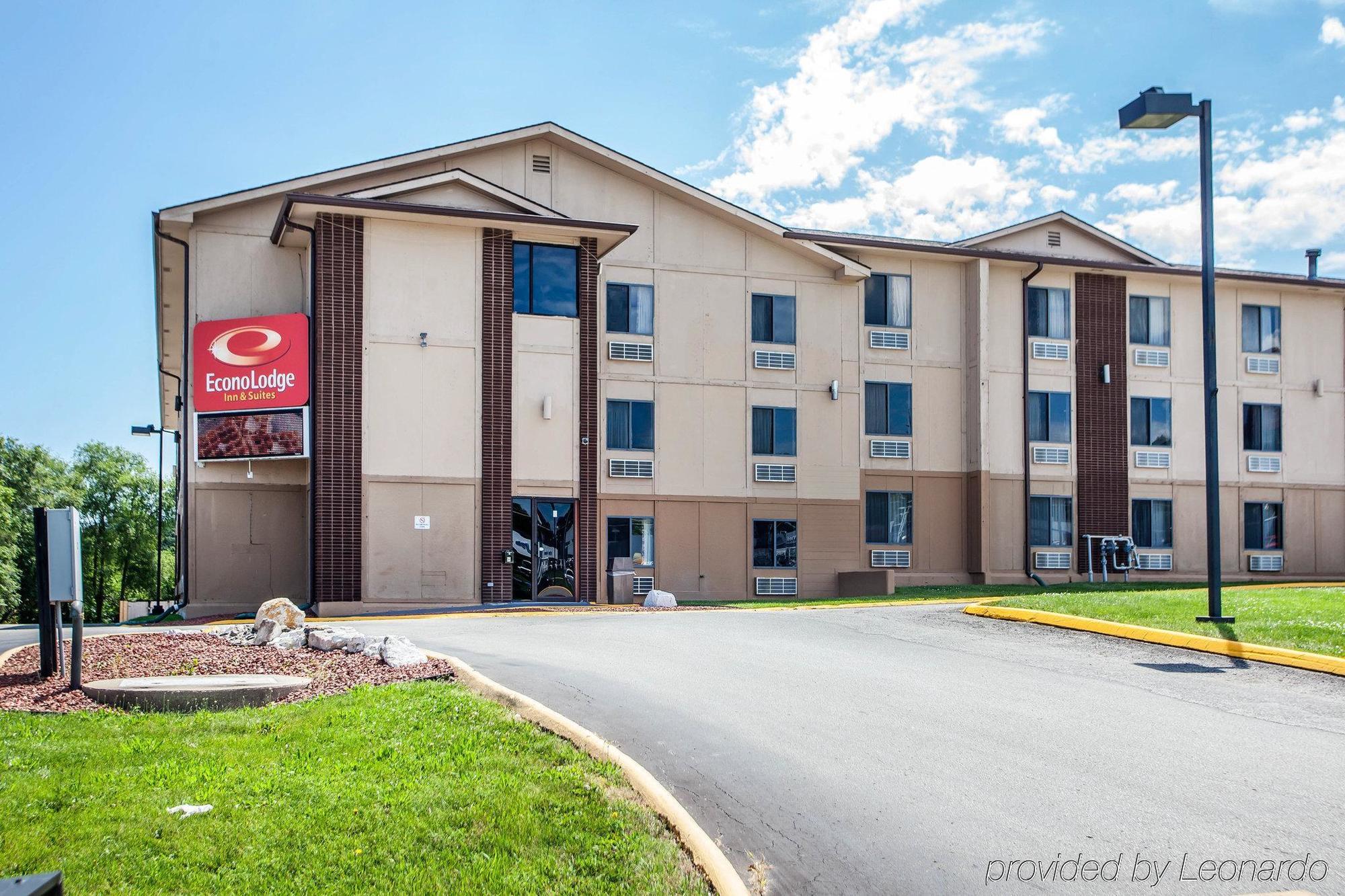 Econo Lodge Inn&Suites Des Moines - Merle Hay Rd Exterior foto