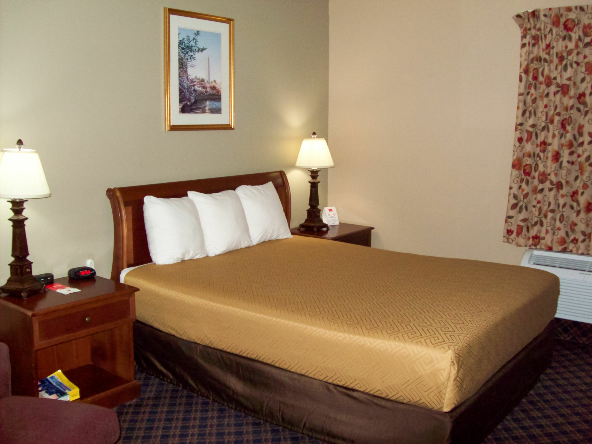 Econo Lodge Inn&Suites Des Moines - Merle Hay Rd Exterior foto