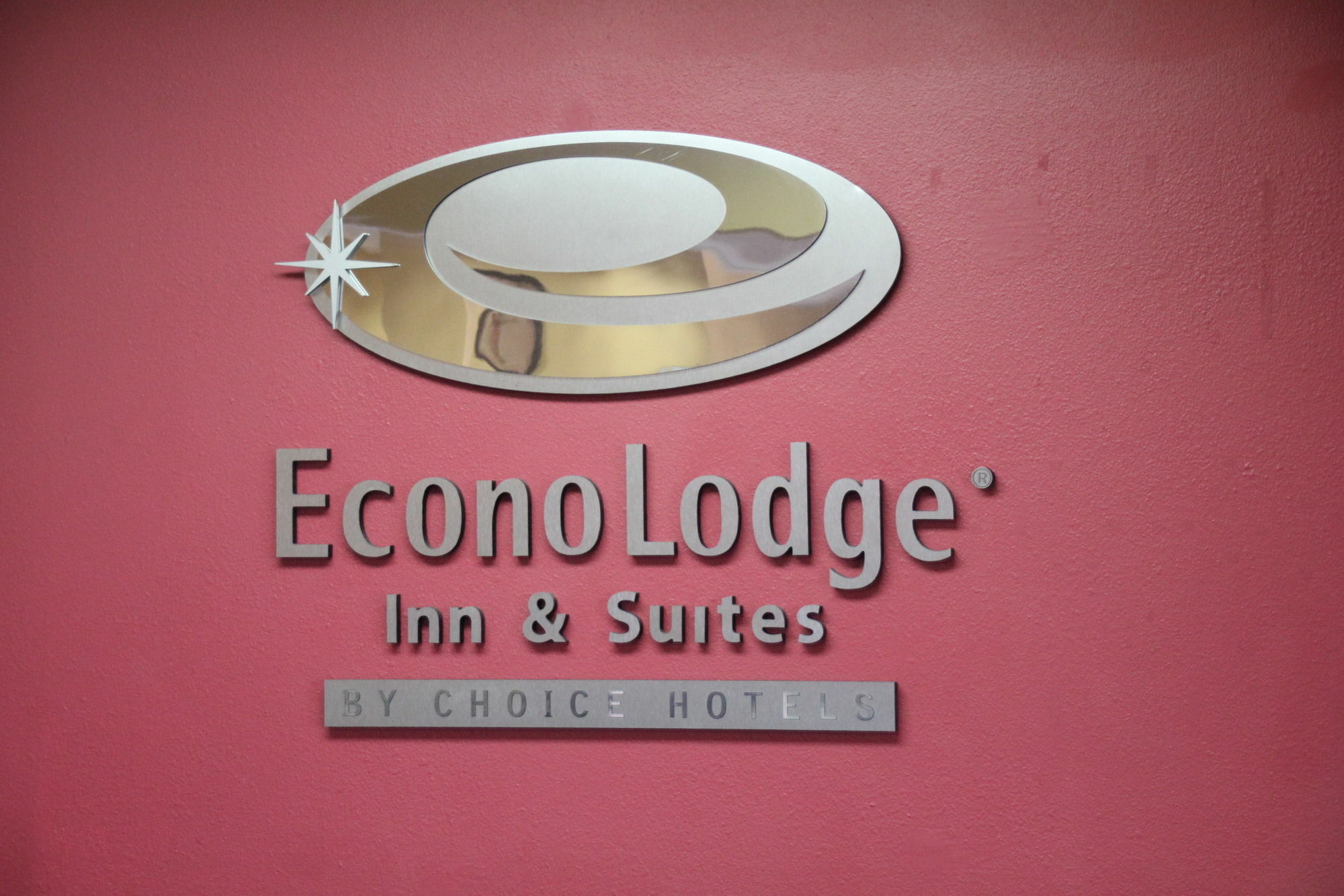 Econo Lodge Inn&Suites Des Moines - Merle Hay Rd Exterior foto